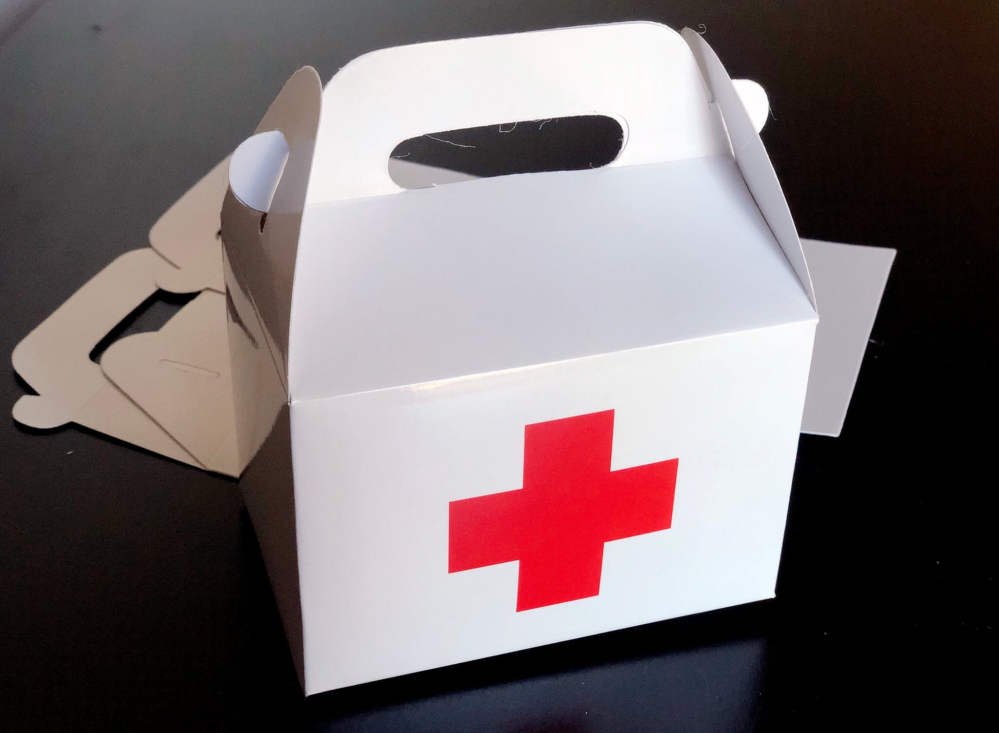 First Aid Emergency Kit Recovery Red Cross Favor Boxes / Treat Boxes / Gift Boxes