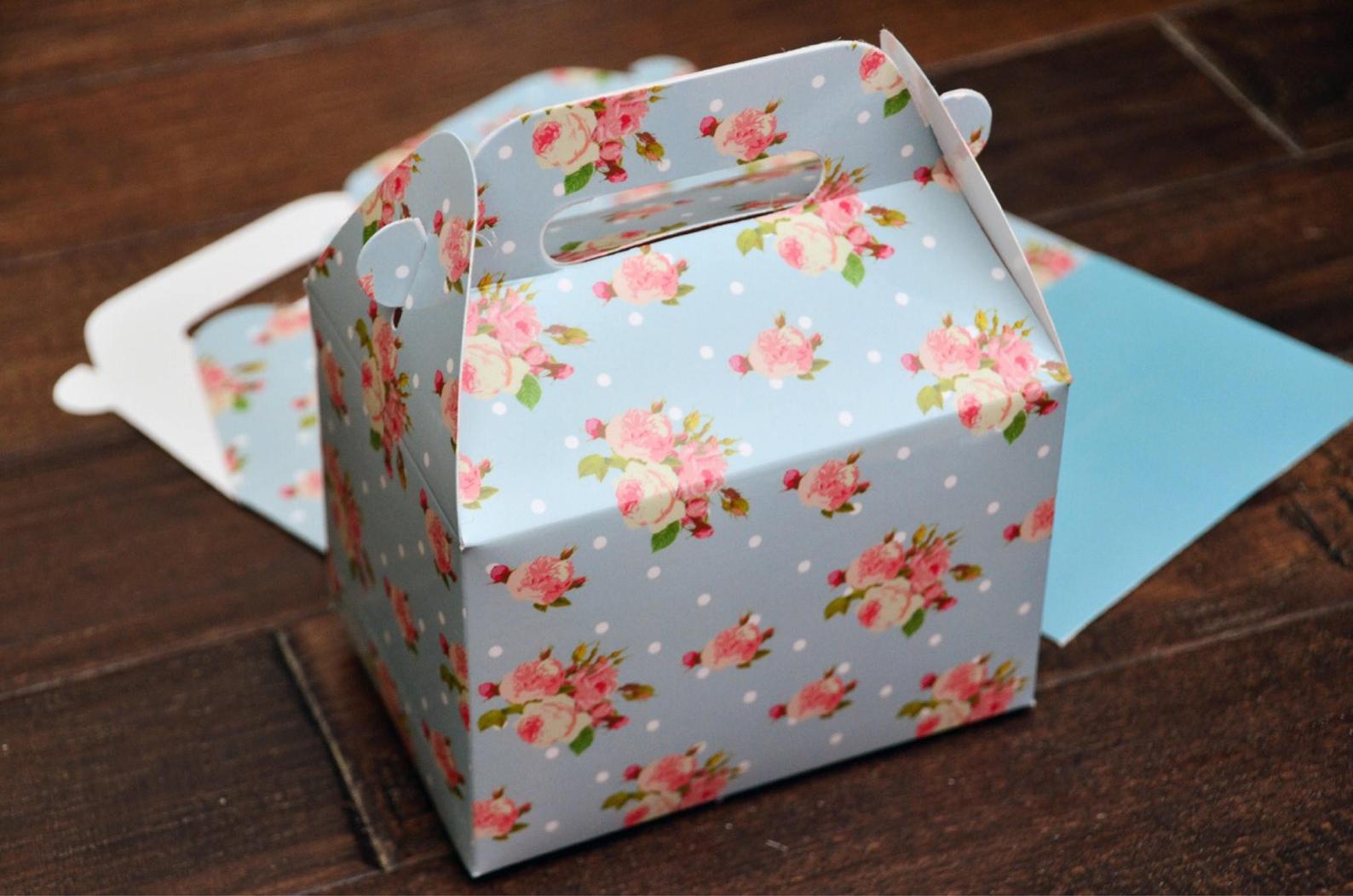 Shabby Chic Pink Floral Pattern Favor Boxes / Treat Boxes / Gift Boxes